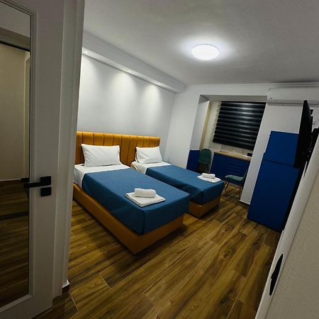 Keli'S Apartment Тирана Екстер'єр фото