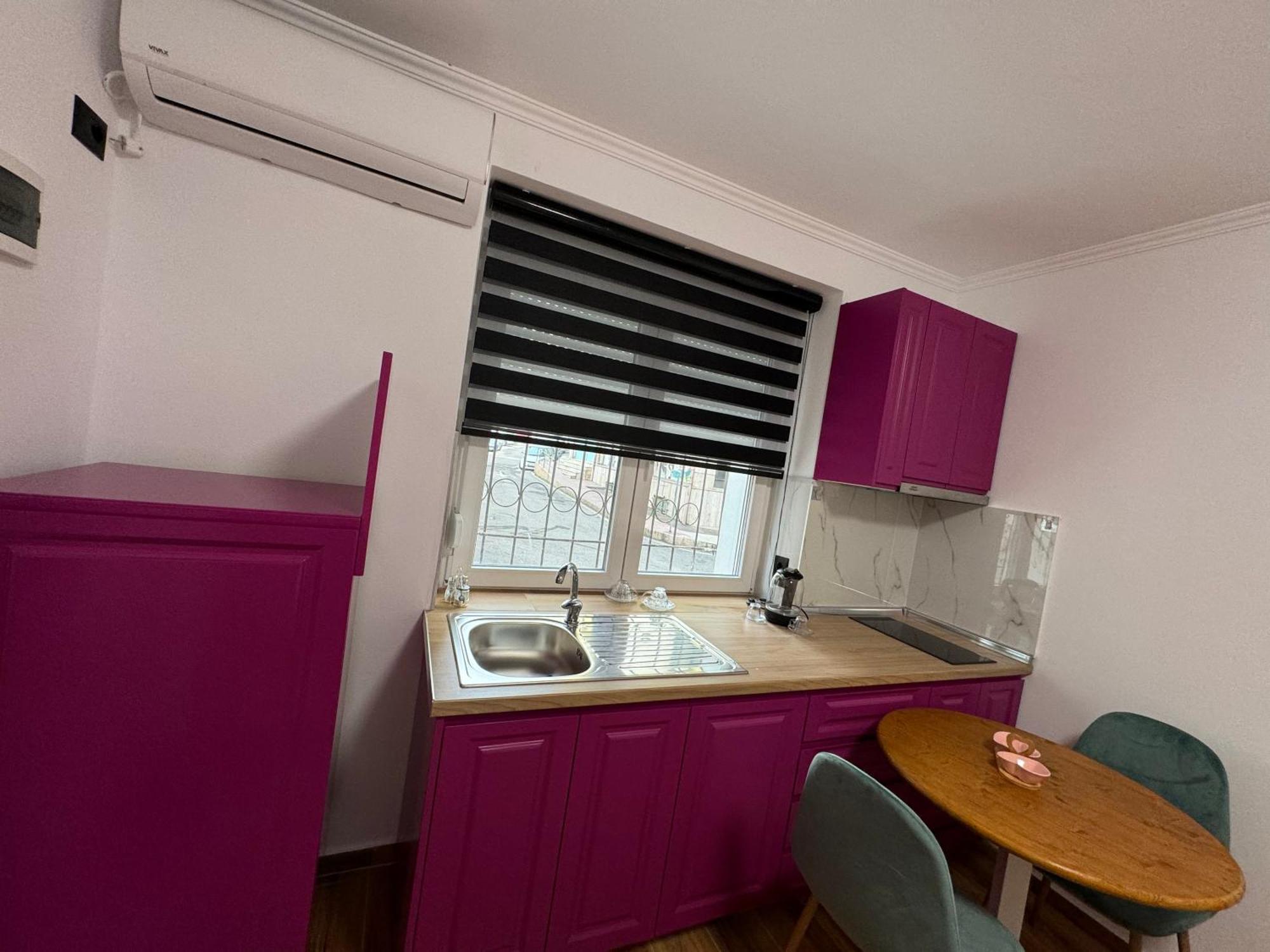 Keli'S Apartment Тирана Екстер'єр фото
