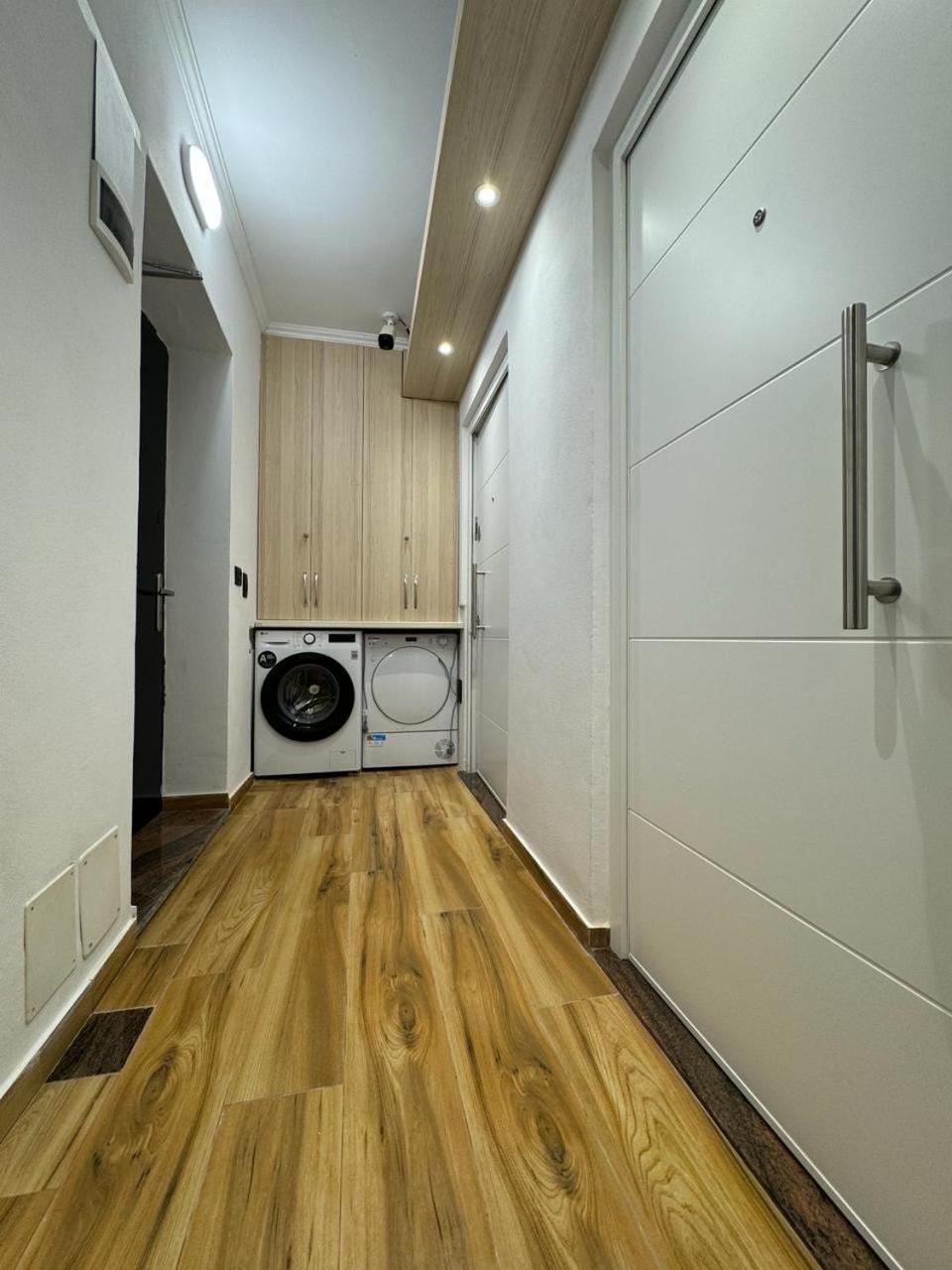 Keli'S Apartment Тирана Екстер'єр фото